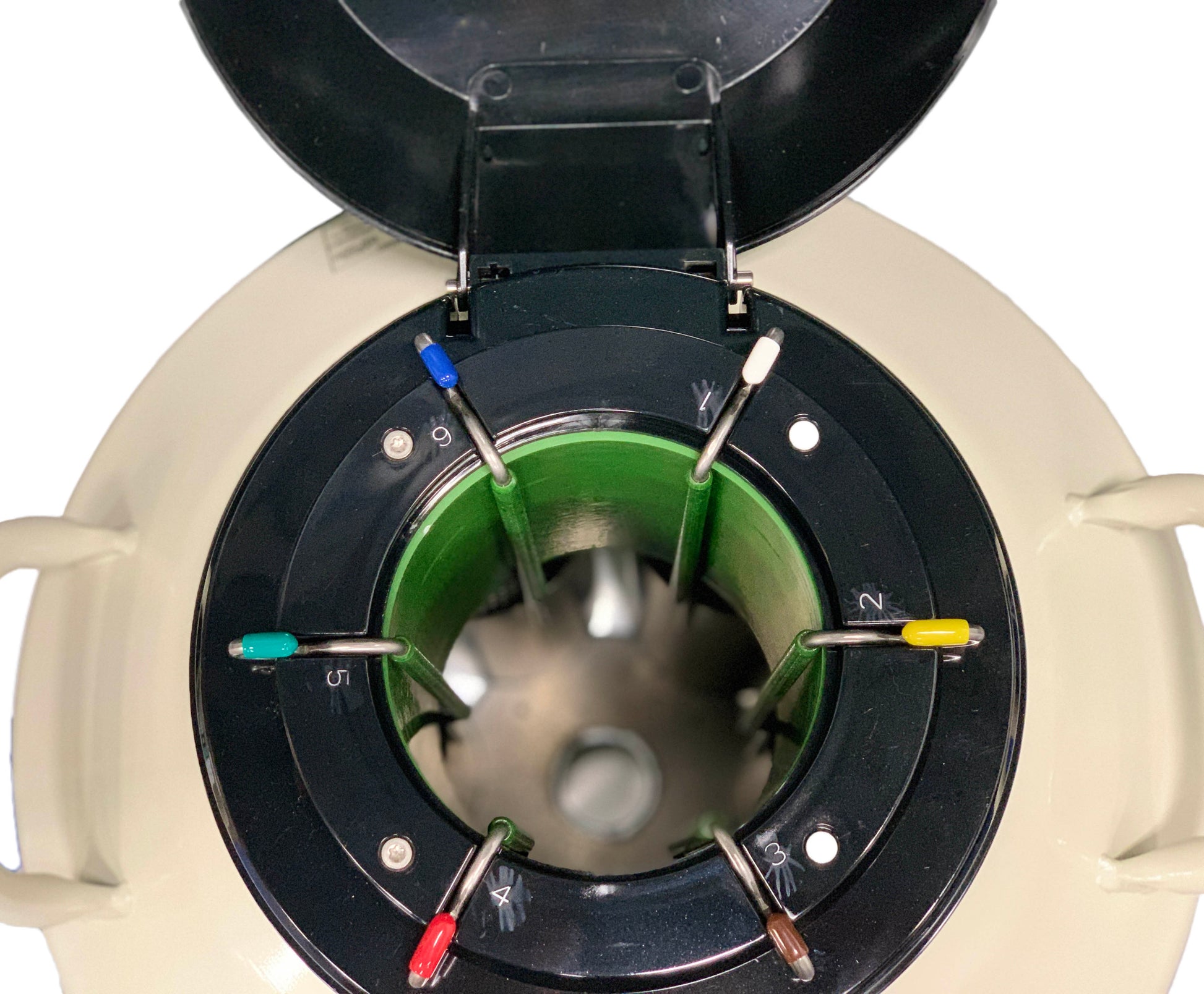 Top view of the Chart/MVE XC 47/11_6 shows six labeled canisters with colored handles, arranged circularly inside, highlighting its capacity to store up to 4,500 straws and hold for 11 weeks. Five-year vacuum warranty included.